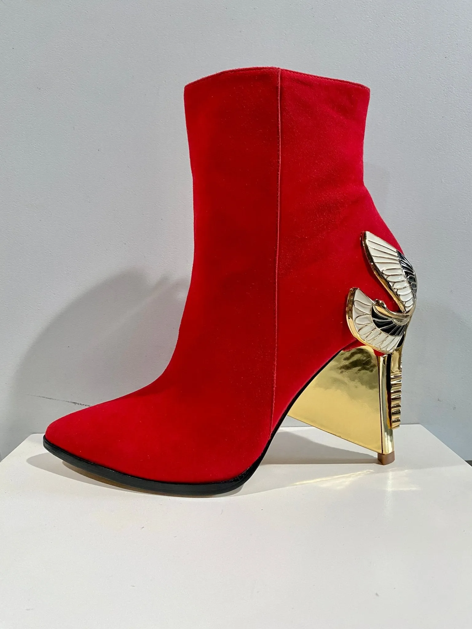 AURORA - RED SAMPLE 7.5