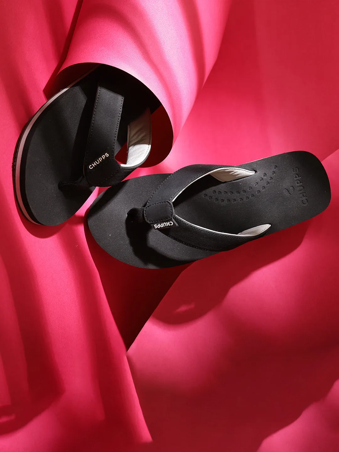 Curve Black V-Strap