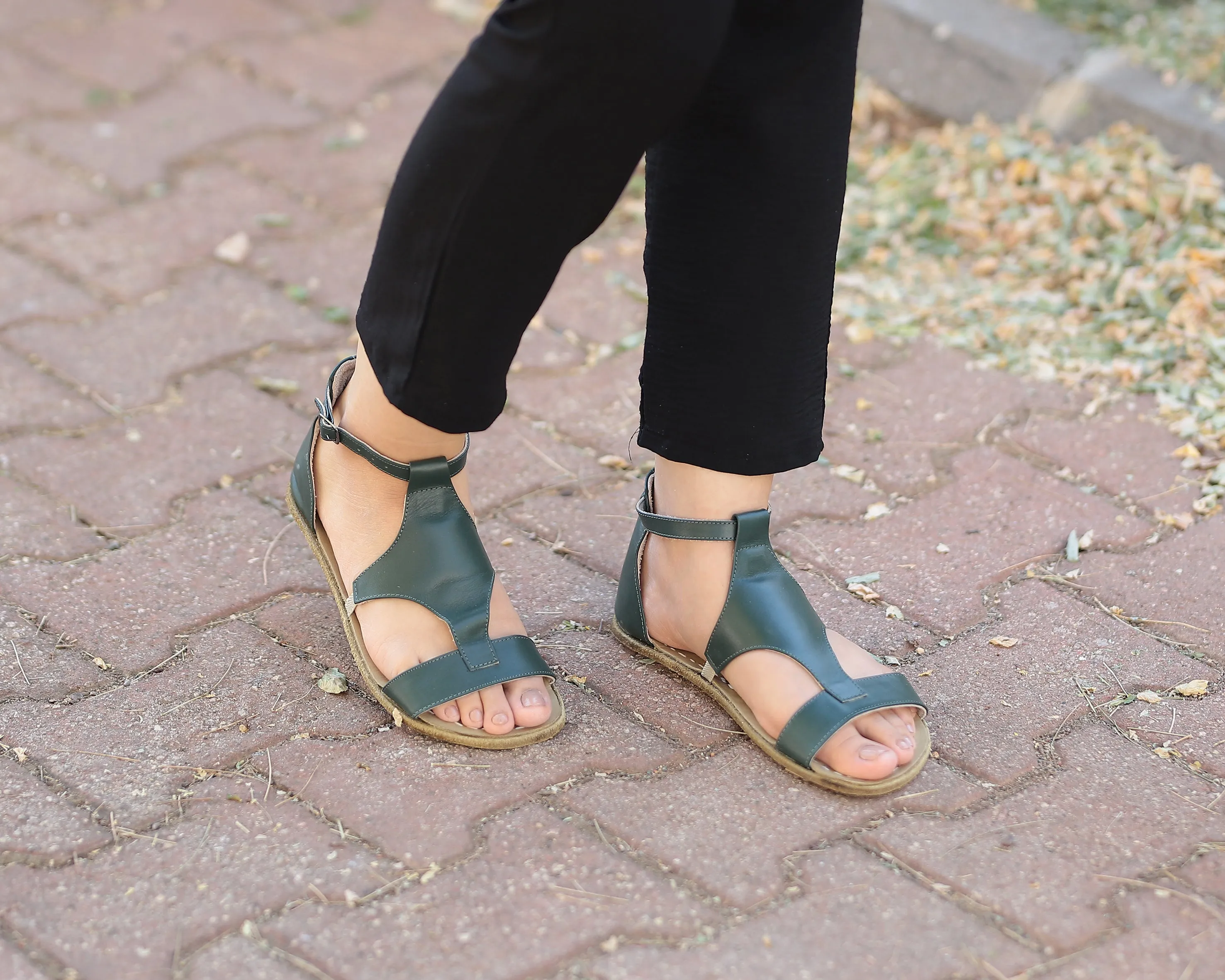 Green Women Buckle Slipper Wide Barefoot Smooth Leather Handmade