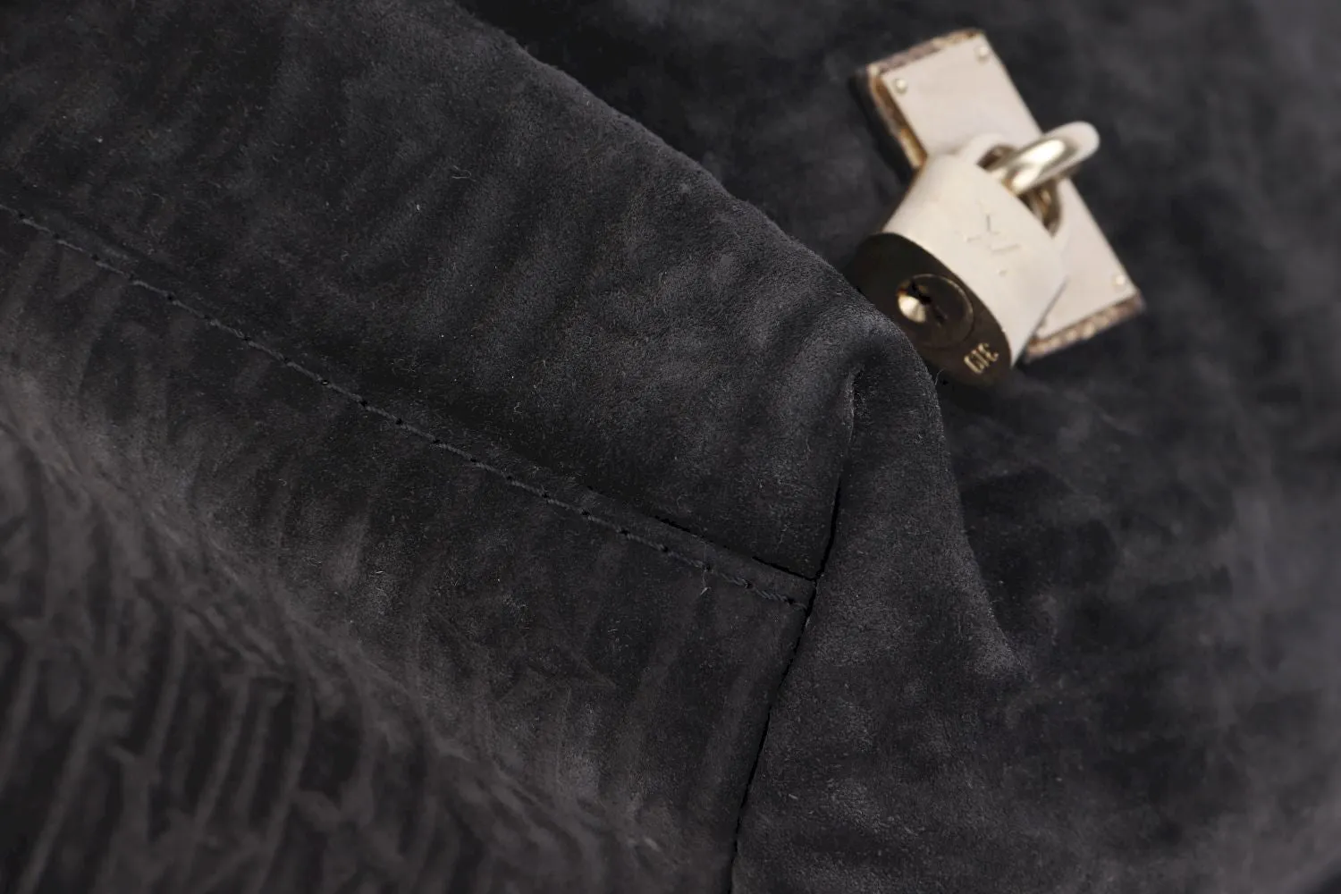 LOUIS VUITTON WHISPER WITH PYTHON SKIN HANDLE (M95811) (FL2058) GM SIZE, KOHL MONOGRAM EMBOSSED SUEDE, WITH DUST COVER