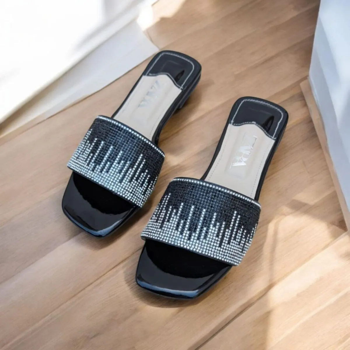 Shining Diamond Flat Black Slippers