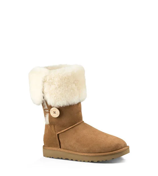 UGG Australia Women's Bailey Button Triplet II | Chestnut