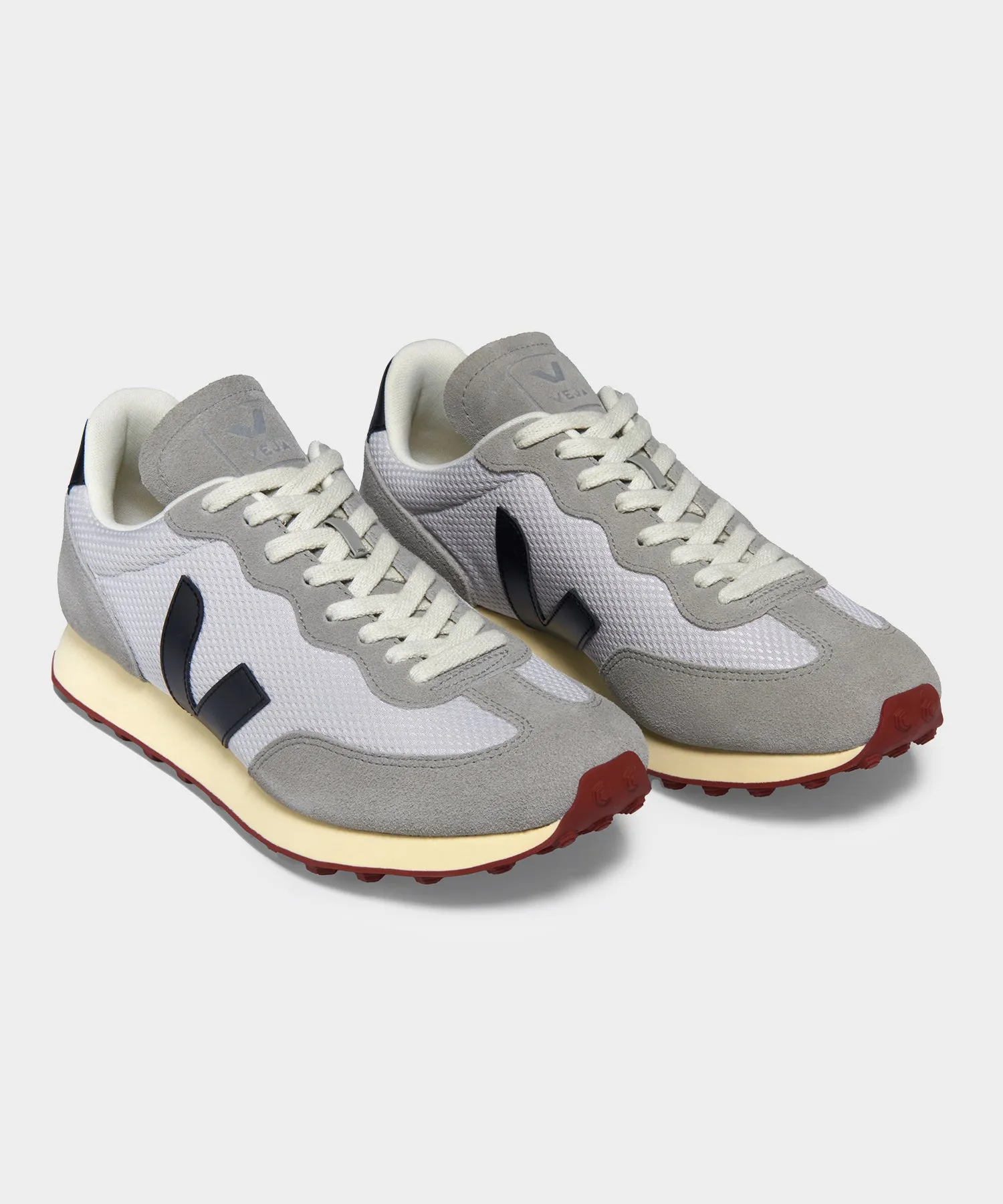 Veja Rio Branco Alveomesh in Light Grey    Black
